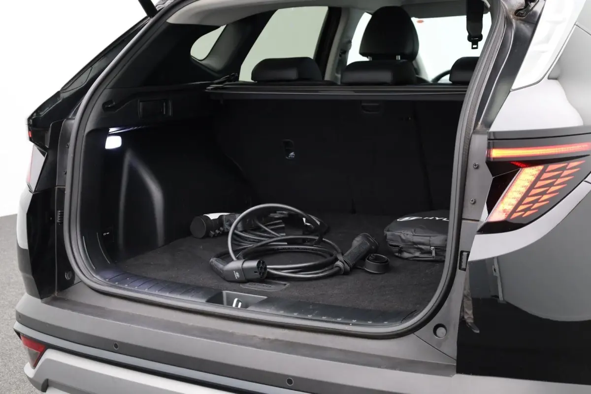 1.6 T-GDI PHEV Premium | Achterbank in delen neerklapbaar | Achterruitverwarming | Achteruitrij assistent | Leder | Stoelverwarming & Stoelventilatie | Elektrische achterklep | Elektr. stoel