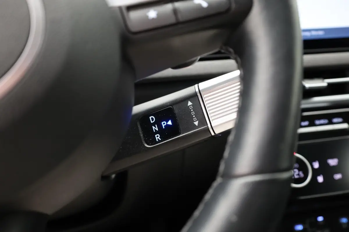 1.6 T-GDI PHEV Premium | Achterbank in delen neerklapbaar | Achterruitverwarming | Achteruitrij assistent | Leder | Stoelverwarming & Stoelventilatie | Elektrische achterklep | Elektr. stoel