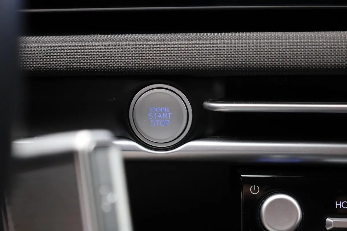 1.6 T-GDI PHEV Premium | Achterbank in delen neerklapbaar | Achterruitverwarming | Achteruitrij assistent | Leder | Stoelverwarming & Stoelventilatie | Elektrische achterklep | Elektr. stoel