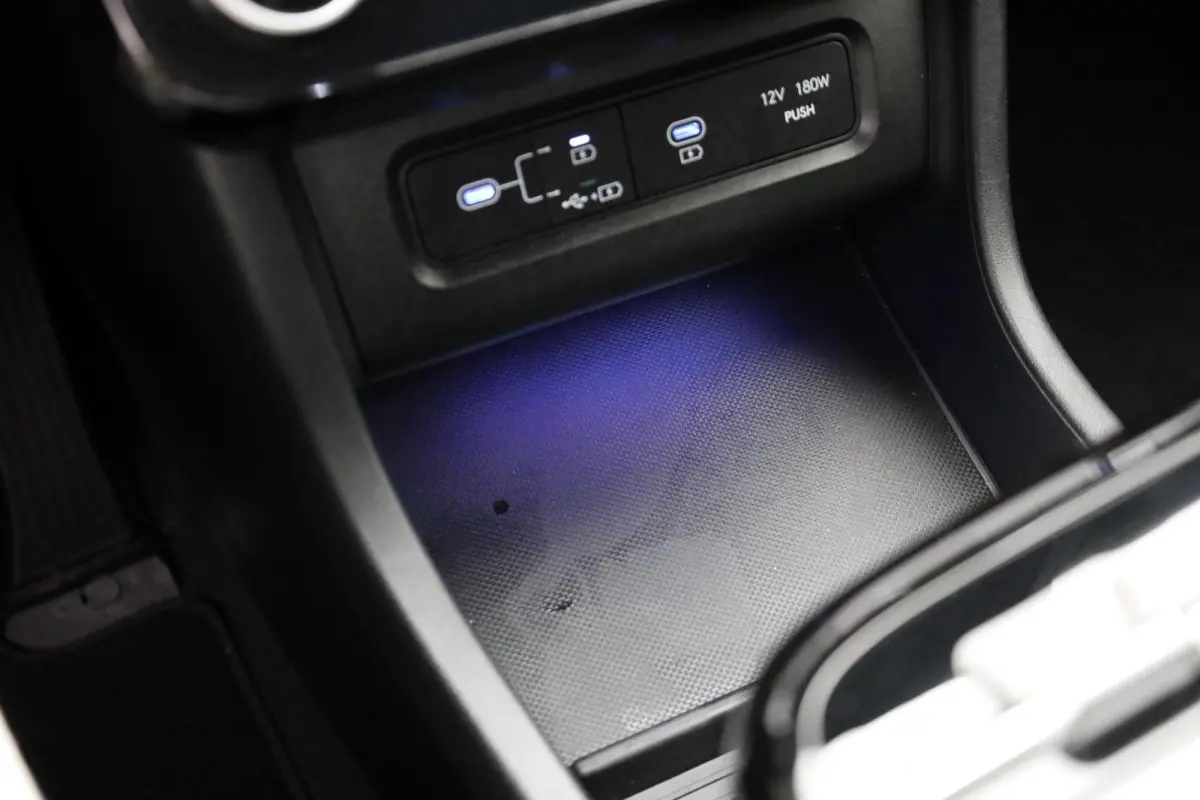 1.6 T-GDI PHEV Premium | Achterbank in delen neerklapbaar | Achterruitverwarming | Achteruitrij assistent | Leder | Stoelverwarming & Stoelventilatie | Elektrische achterklep | Elektr. stoel