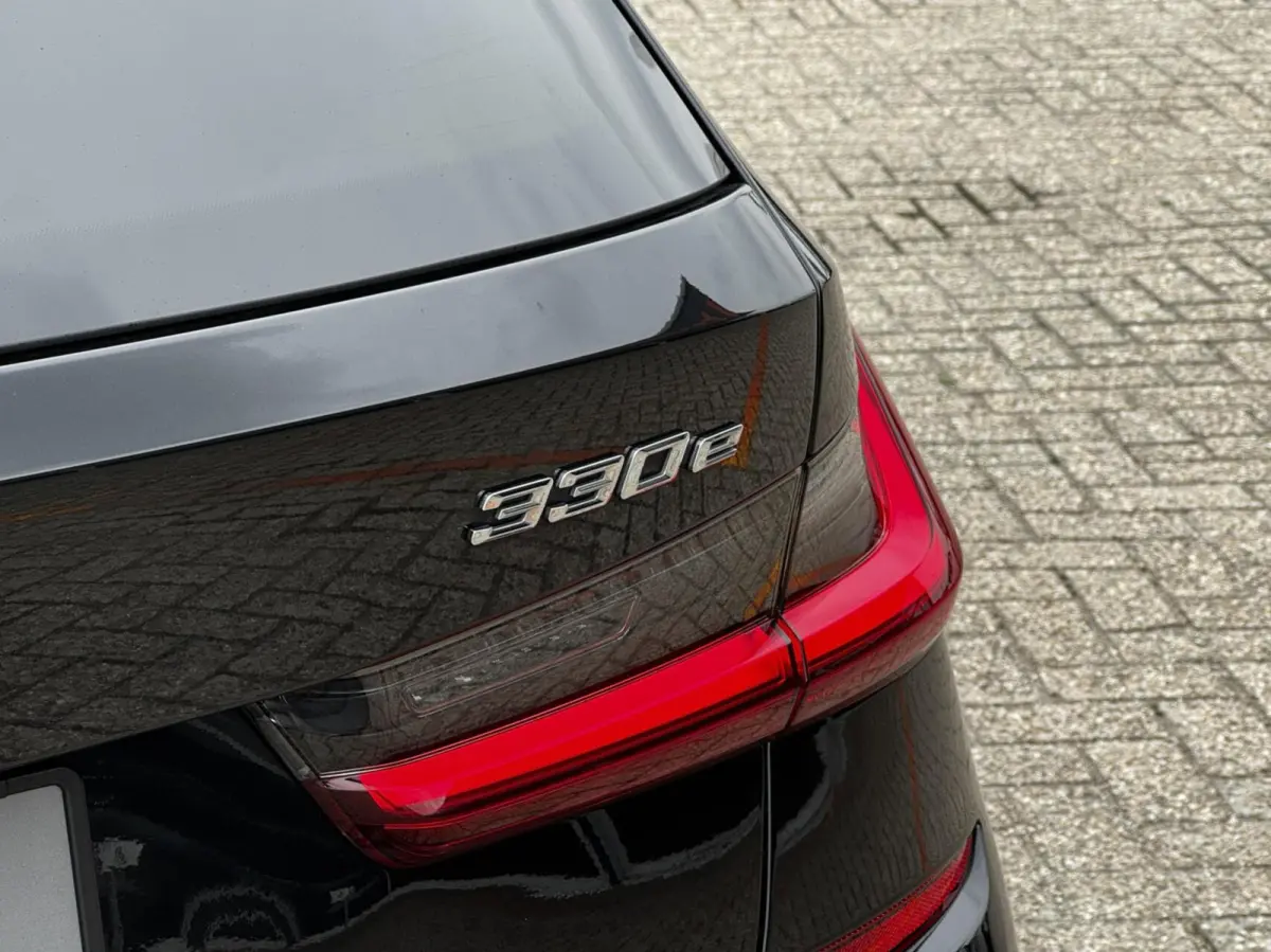 330e xDrive|MSport|Leder|Sfeerve|19"|BTW