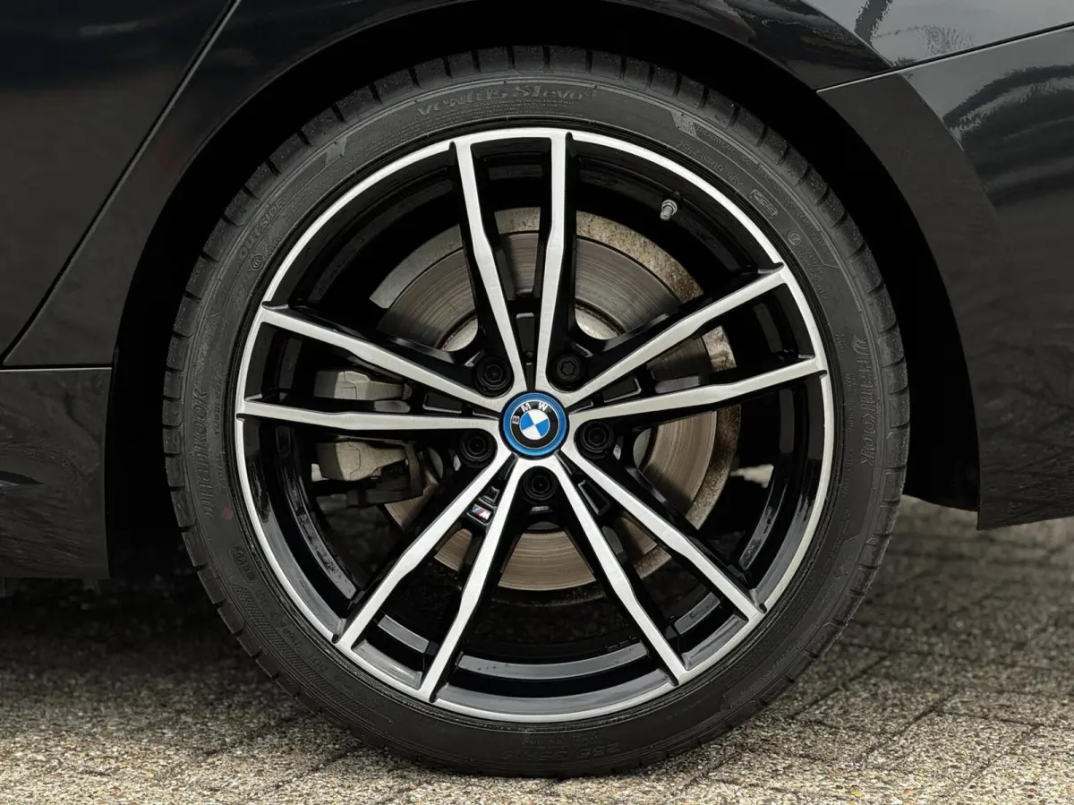 330e xDrive|MSport|Leder|Sfeerve|19"|BTW