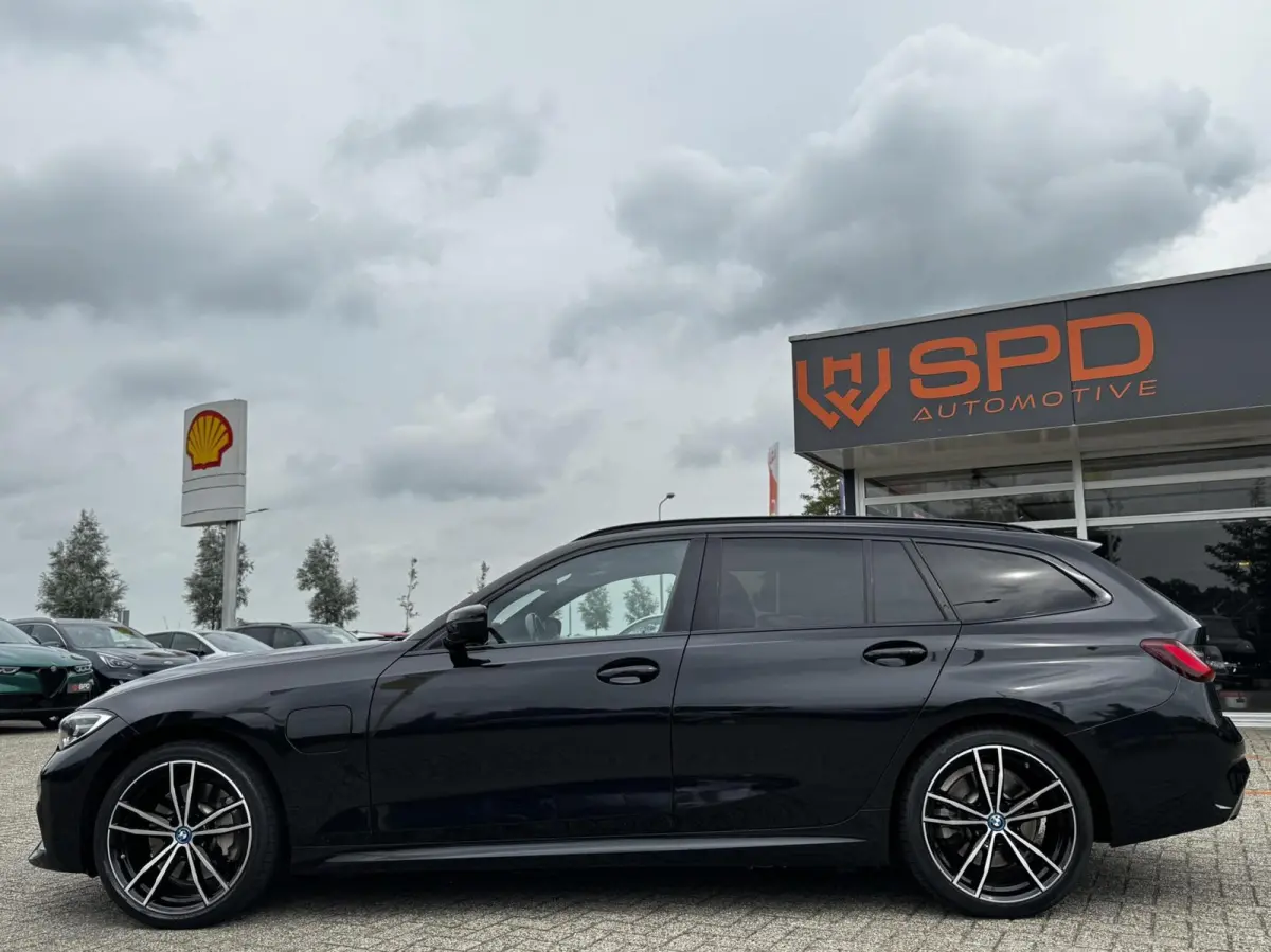 330e xDrive|MSport|Leder|Sfeerve|19"|BTW