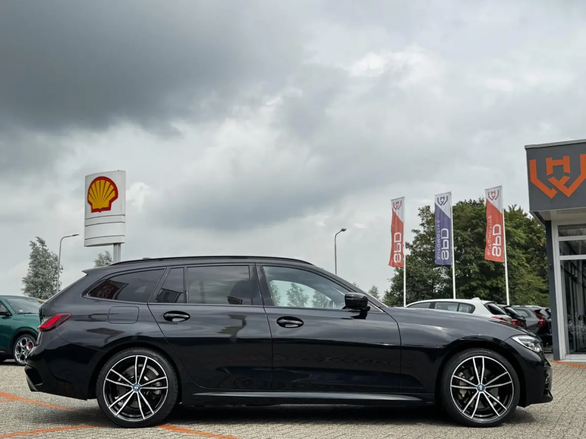 330e xDrive|MSport|Leder|Sfeerve|19"|BTW