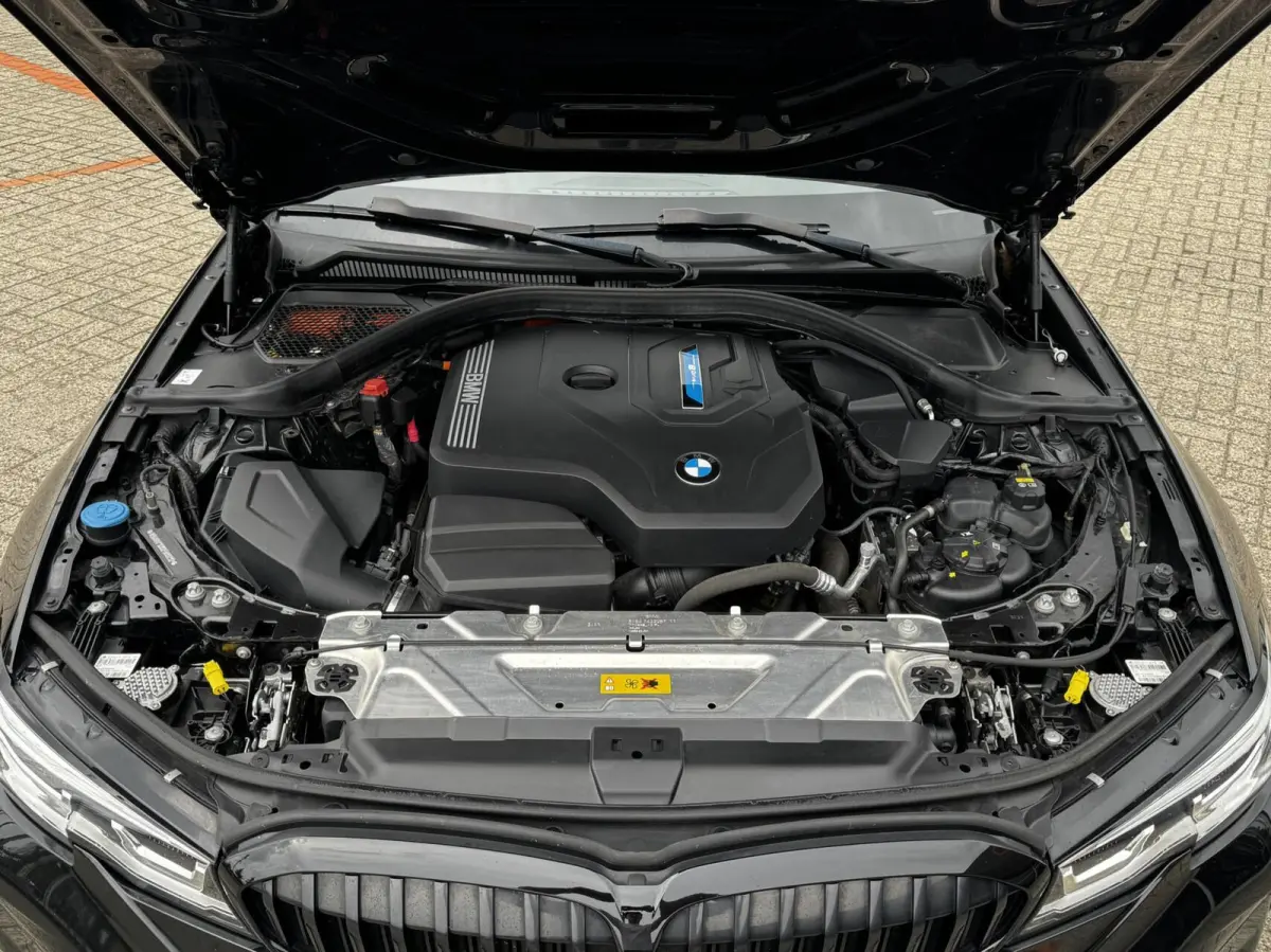 330e xDrive|MSport|Leder|Sfeerve|19"|BTW