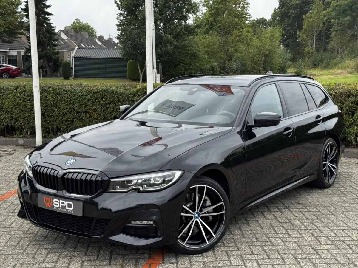 330e xDrive|MSport|Leder|Sfeerve|19"|BTW