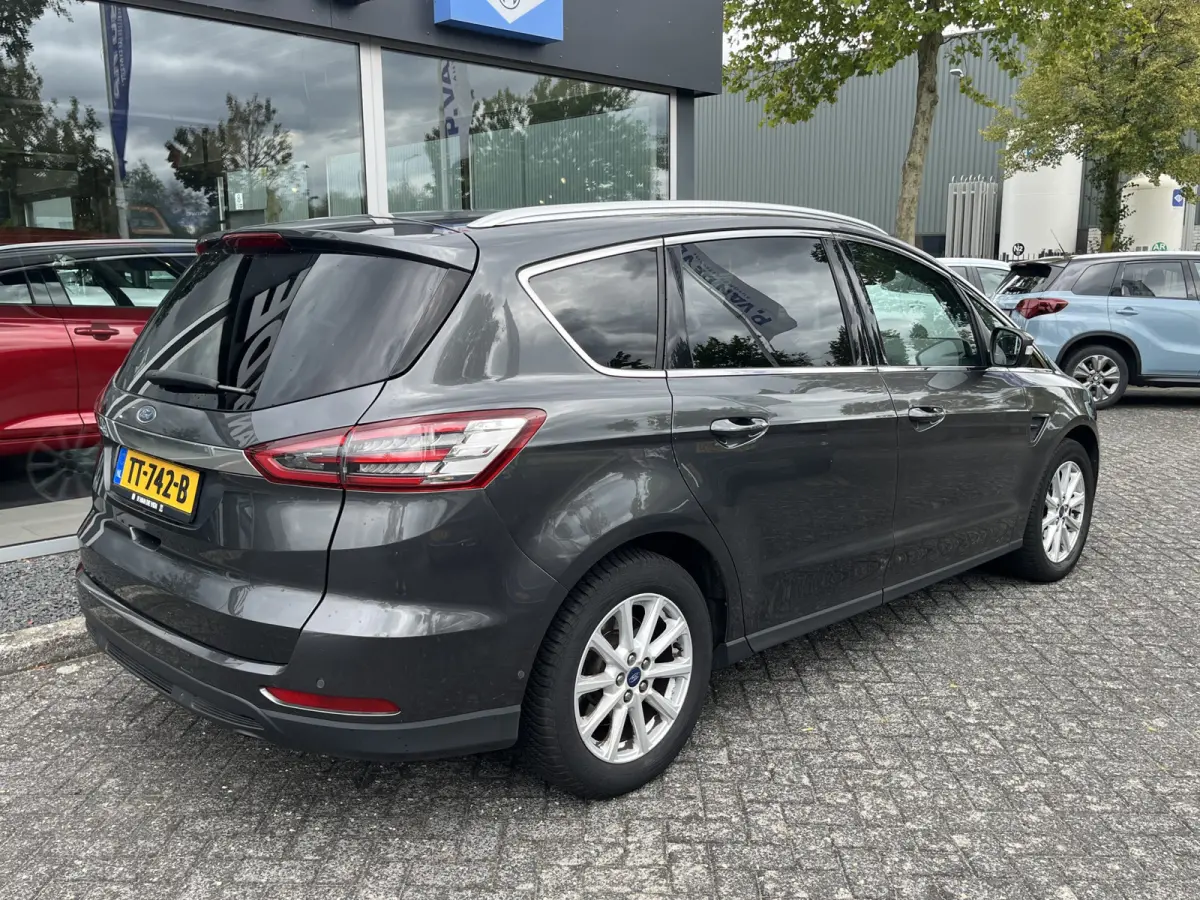 1.5 EcoBoost Titanium 7p. 160pk 6-bak | 7 zitplaatsen | Sony | Navi | Carplay | Android Auto | Privacy Glass | etc. etc.