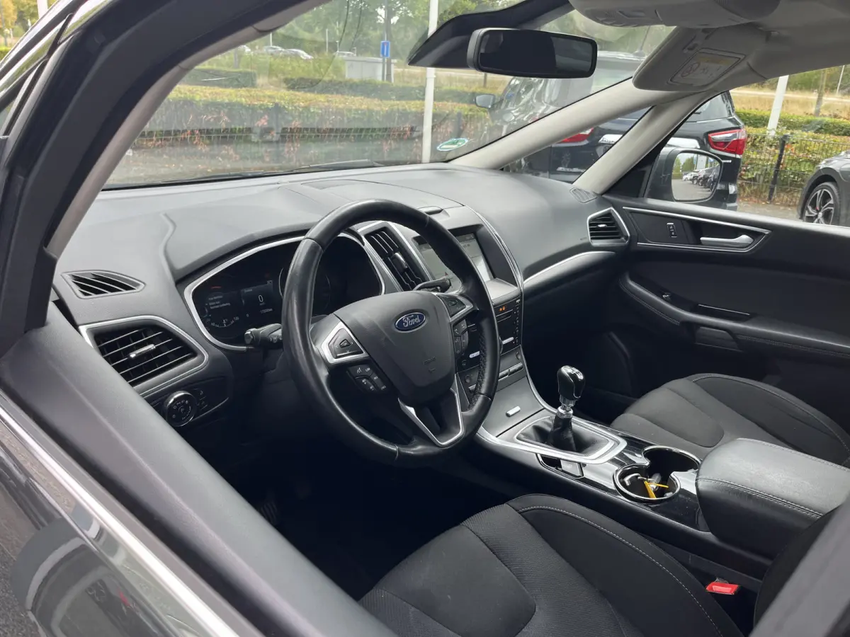 1.5 EcoBoost Titanium 7p. 160pk 6-bak | 7 zitplaatsen | Sony | Navi | Carplay | Android Auto | Privacy Glass | etc. etc.