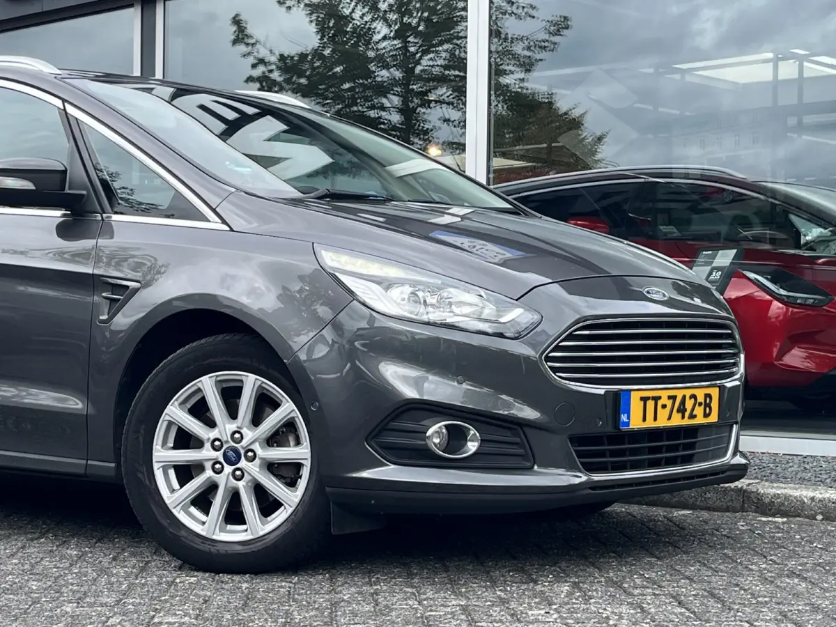 1.5 EcoBoost Titanium 7p. 160pk 6-bak | 7 zitplaatsen | Sony | Navi | Carplay | Android Auto | Privacy Glass | etc. etc.