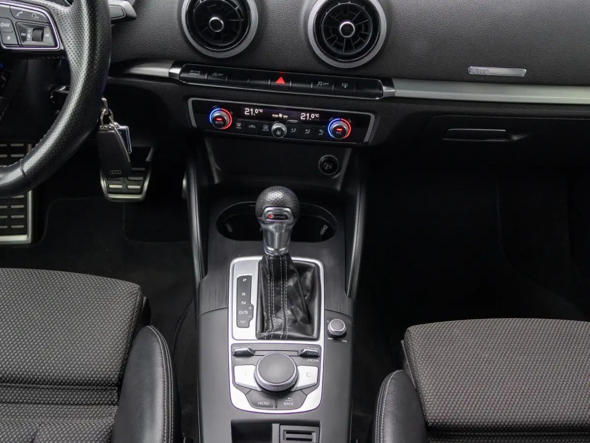 1.4 TFSI CoD Sport S Line Edition 18" LED 3x S-line