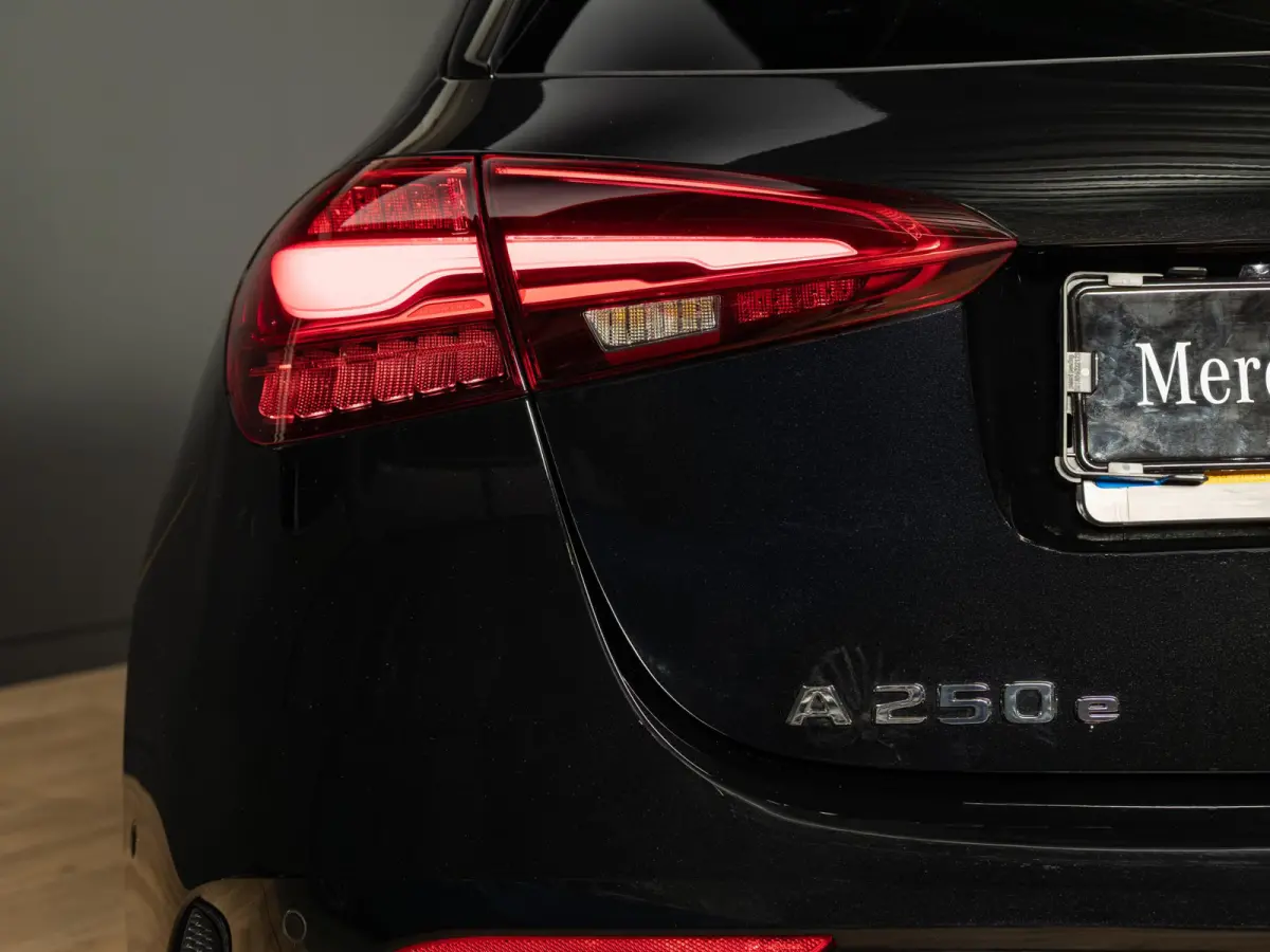 Hatchback 250 e Business Solution AMG Panorama dak