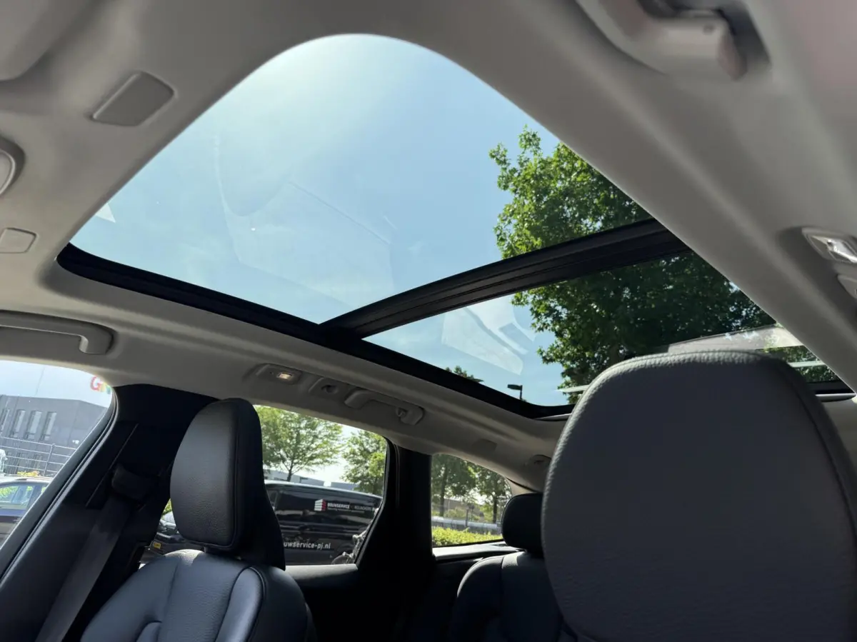 2.0 T8 Plug-in hybrid AWD Plus Black Edition