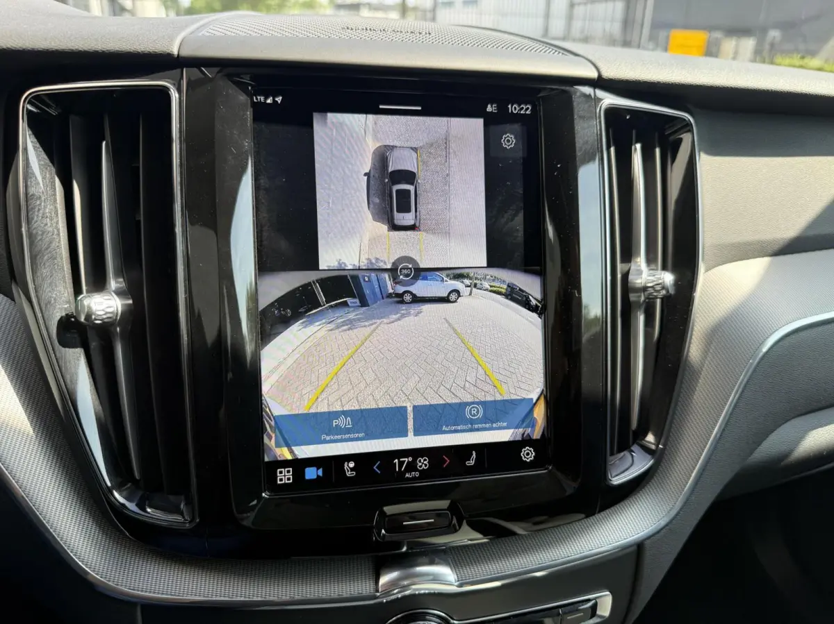2.0 T8 Plug-in hybrid AWD Plus Black Edition
