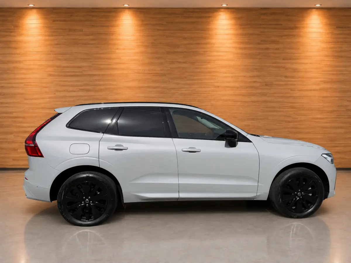 2.0 T8 Plug-in hybrid AWD Plus Black Edition