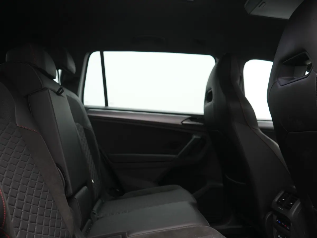 1.4 TSI e-Hybrid FR Business Intense PHEV 245pk | Trekhaak Af Fabriek | Adaptive Cruise | 360 Camera | Sportstoelen Memory & Verwarmd | Keyless | Blis | Stuur Verwarmd | Apple Carplay | Navi