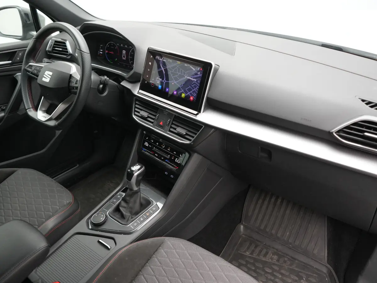 1.4 TSI e-Hybrid FR Business Intense PHEV 245pk | Trekhaak Af Fabriek | Adaptive Cruise | 360 Camera | Sportstoelen Memory & Verwarmd | Keyless | Blis | Stuur Verwarmd | Apple Carplay | Navi