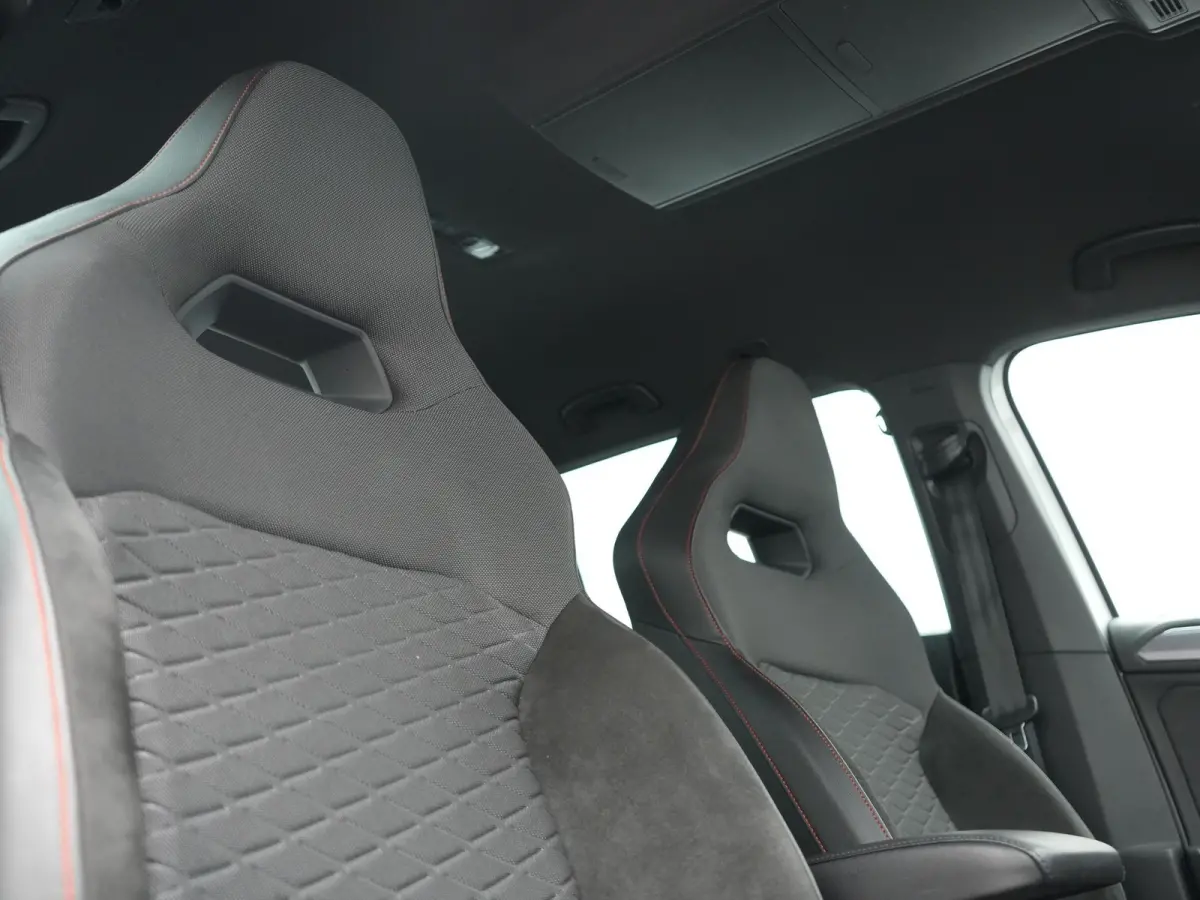 1.4 TSI e-Hybrid FR Business Intense PHEV 245pk | Trekhaak Af Fabriek | Adaptive Cruise | 360 Camera | Sportstoelen Memory & Verwarmd | Keyless | Blis | Stuur Verwarmd | Apple Carplay | Navi