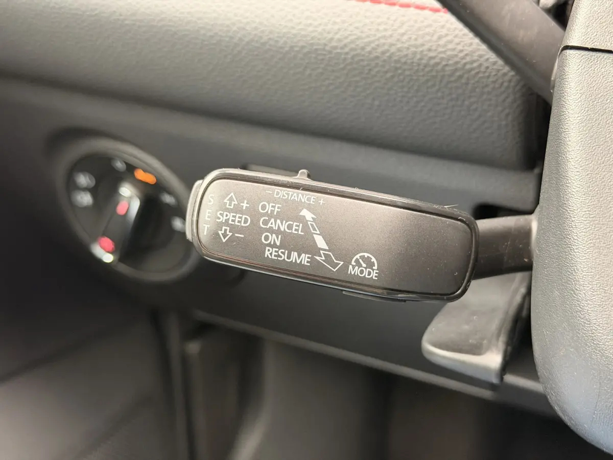 1.0 TSI FR Trekhaak CarPlay Keyless Navi ACC Stoelverwarming
