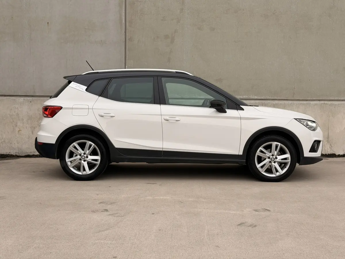 1.0 TSI FR Trekhaak CarPlay Keyless Navi ACC Stoelverwarming