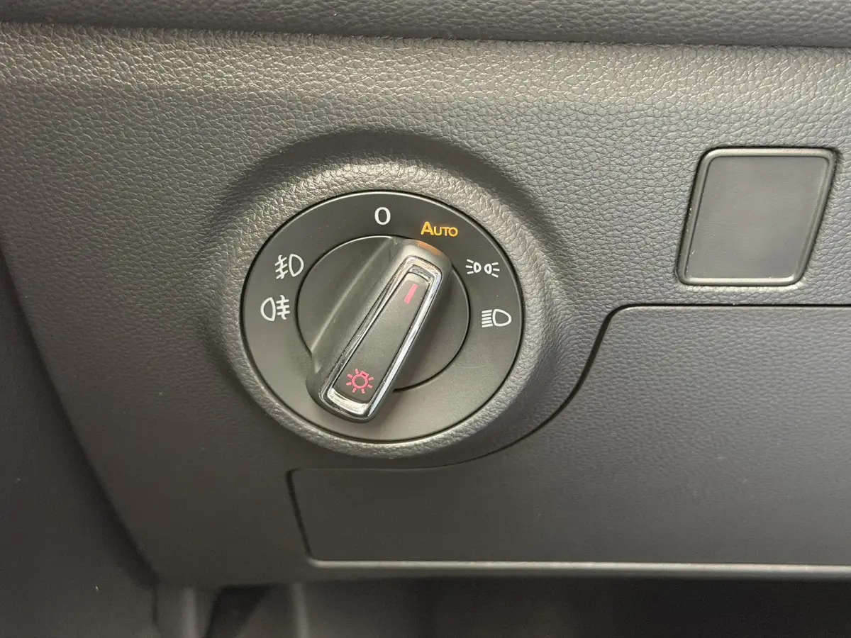 1.0 TSI FR Trekhaak CarPlay Keyless Navi ACC Stoelverwarming