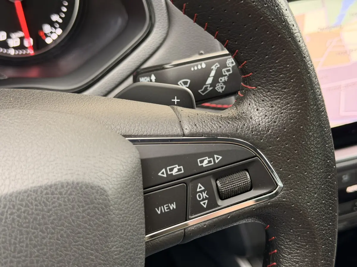 1.0 TSI FR Trekhaak CarPlay Keyless Navi ACC Stoelverwarming