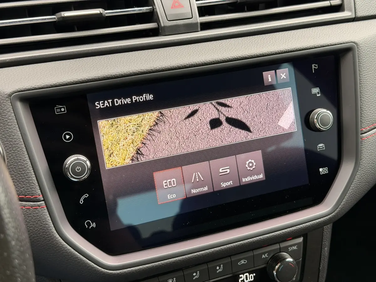 1.0 TSI FR Trekhaak CarPlay Keyless Navi ACC Stoelverwarming