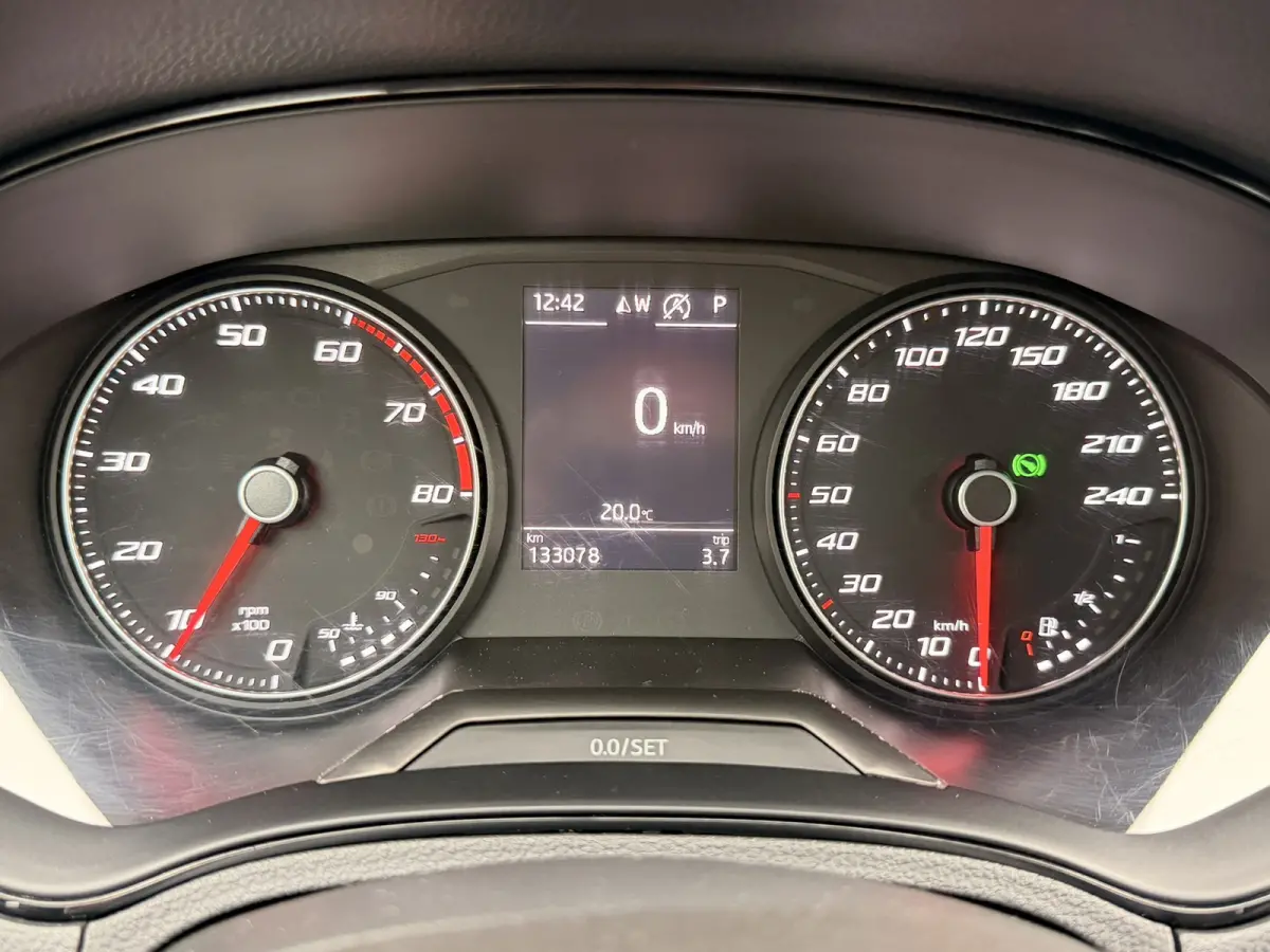 1.0 TSI FR Trekhaak CarPlay Keyless Navi ACC Stoelverwarming