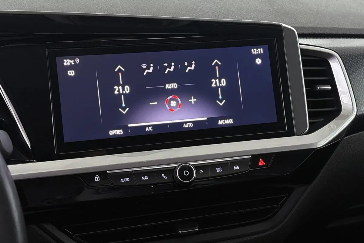 1.6 Turbo Plug-In Hybrid Level 4 GS Stuur-Stoelverwarming Camera Keyless IntelliLux Koplampen