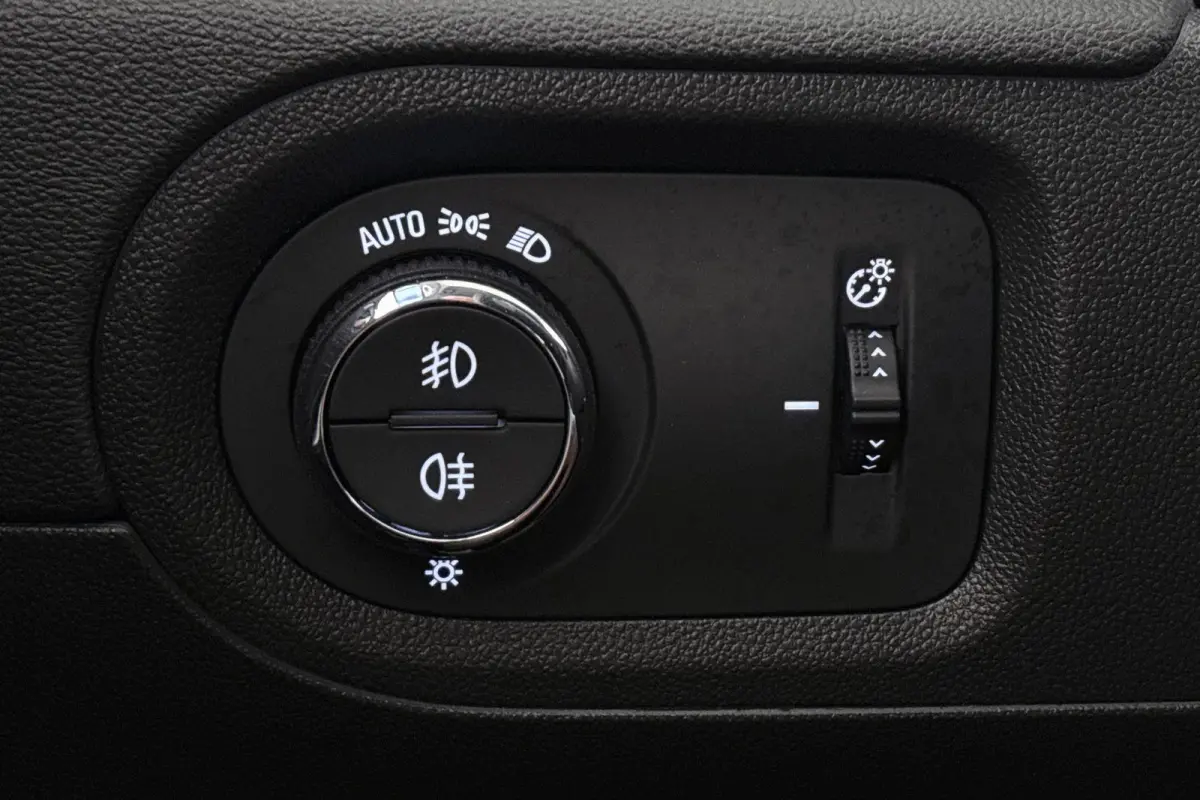 1.6 Turbo Plug-In Hybrid Level 4 GS Stuur-Stoelverwarming Camera Keyless IntelliLux Koplampen