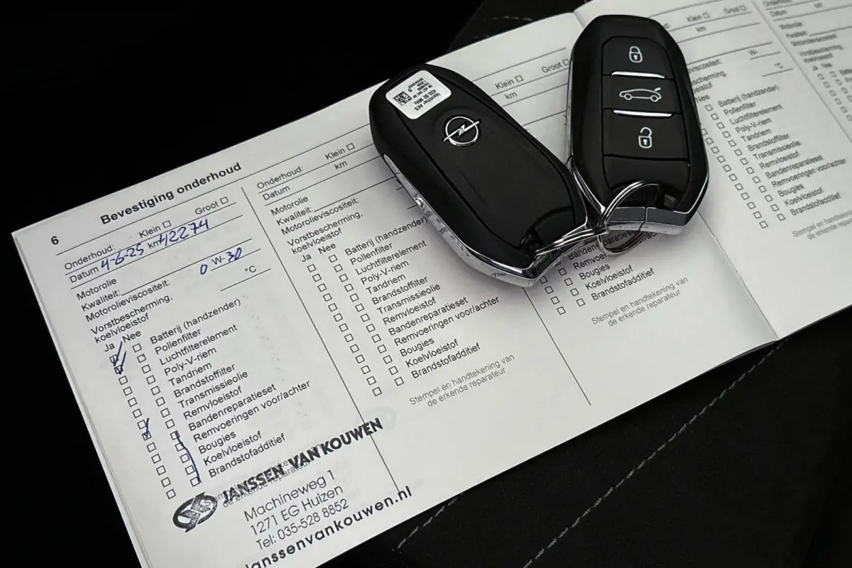 1.6 Turbo Plug-In Hybrid Level 4 GS Stuur-Stoelverwarming Camera Keyless IntelliLux Koplampen