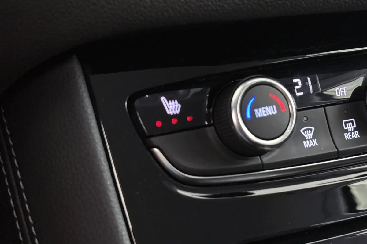 1.6 Turbo Plug-In Hybrid Level 4 GS Stuur-Stoelverwarming Camera Keyless IntelliLux Koplampen