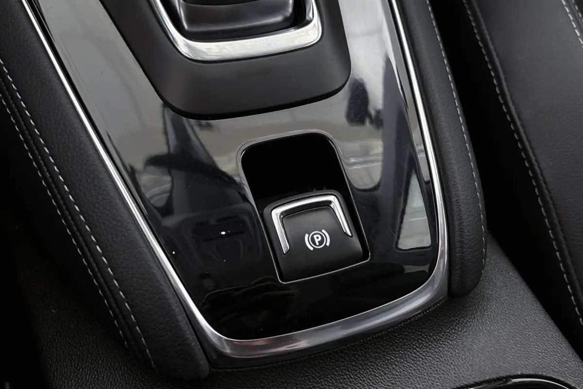 1.6 Turbo Plug-In Hybrid Level 4 GS Stuur-Stoelverwarming Camera Keyless IntelliLux Koplampen