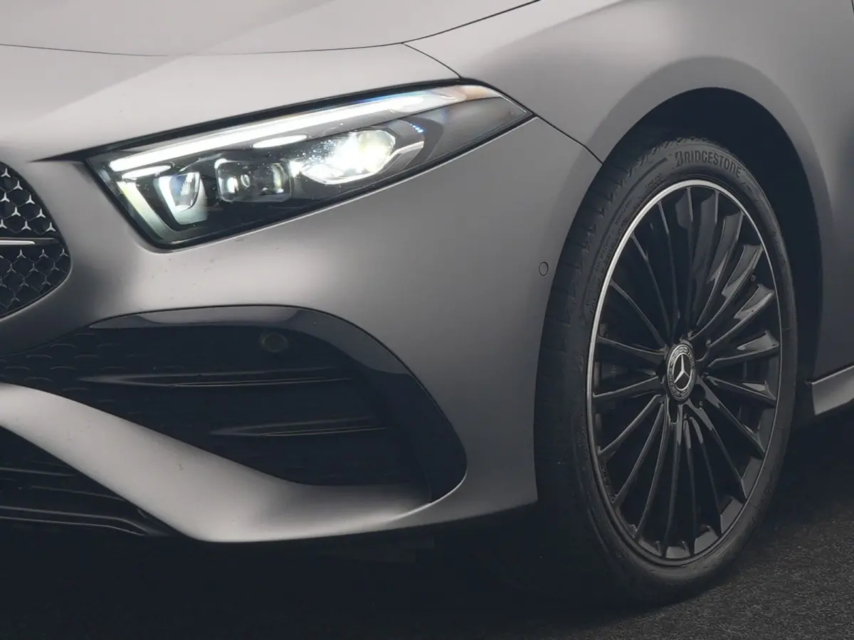 250 e AMG Line PHEV 218pk FACELIFT Dealer O.H. | Panodak | Multi Beam LED | Camera | Alcantara Sportstoelen Verwarmd | Keyless | Sfeerverlichting | Apple Carplay | Cruise Control | Navigatie