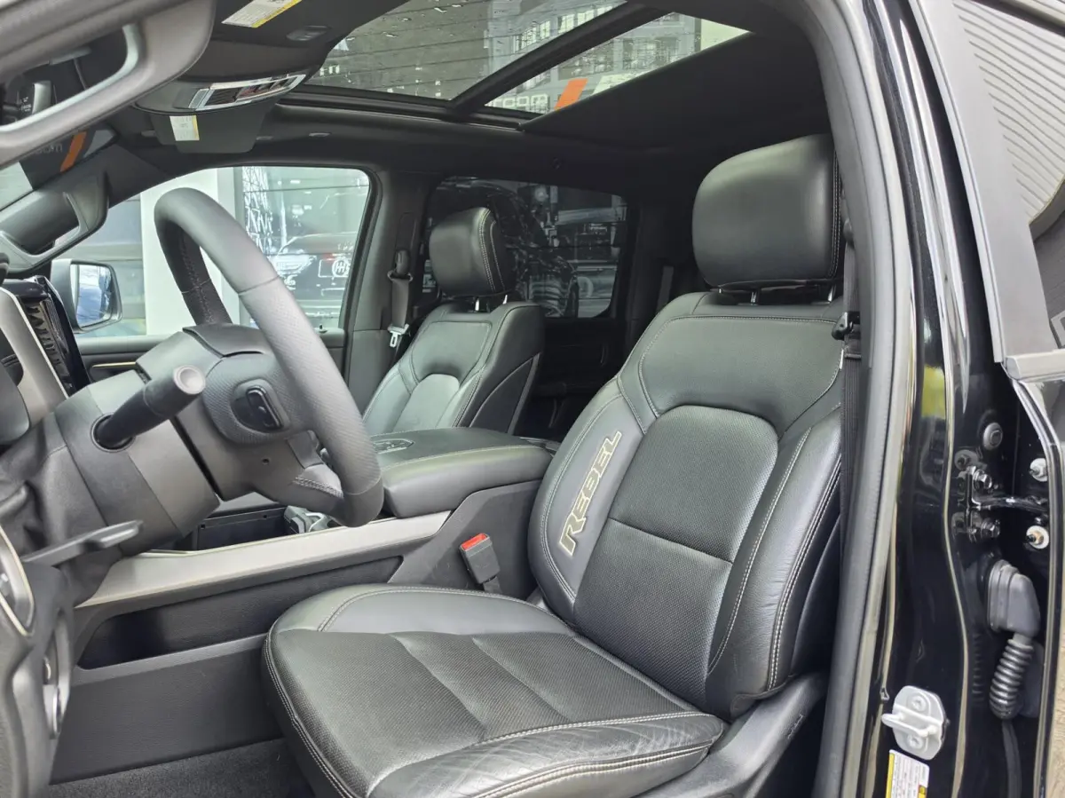 1500 4X4 5.7 V8 4x4 Crew Cab Rebel