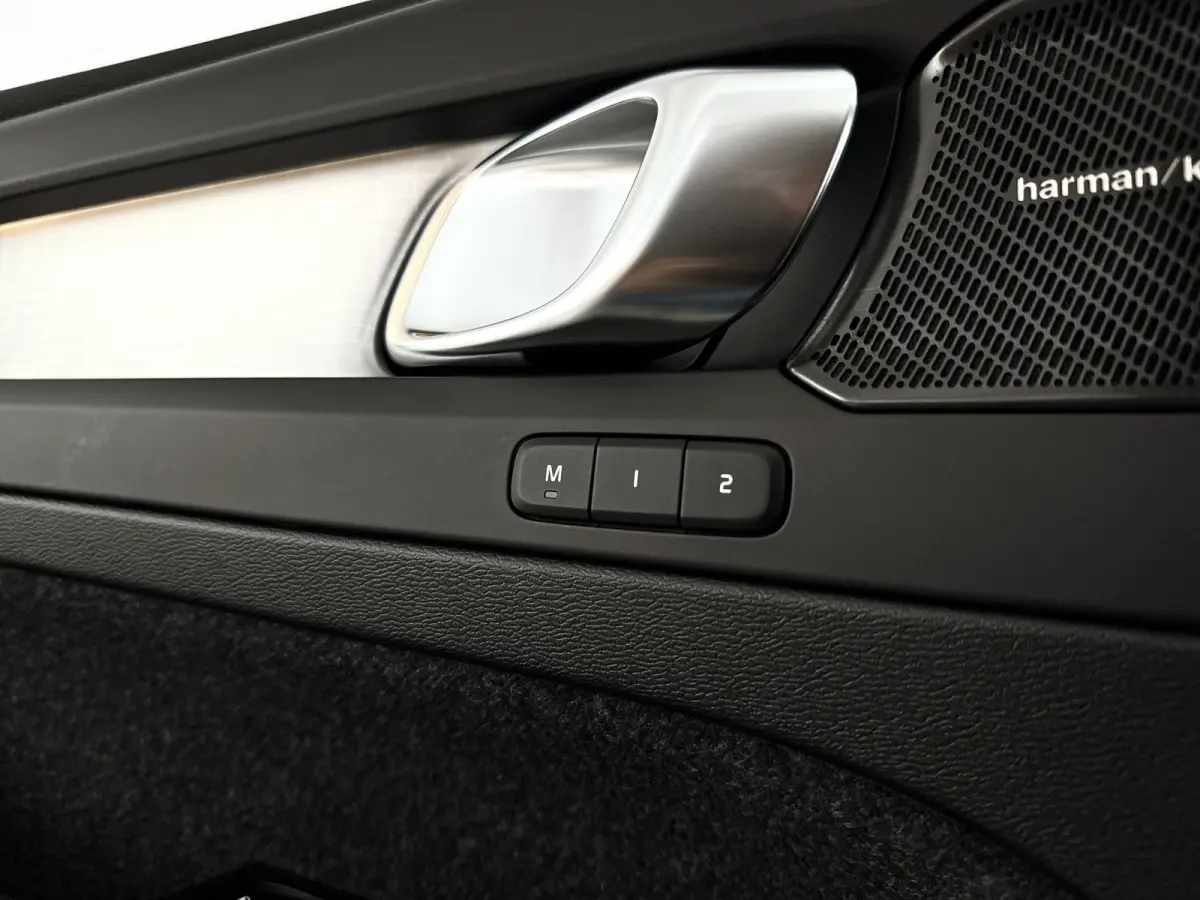 B4 Plus Black Edition | Panoramadak | 360° camera | Harman Kardon | Stoel- en stuurverwarming | Trekhaak