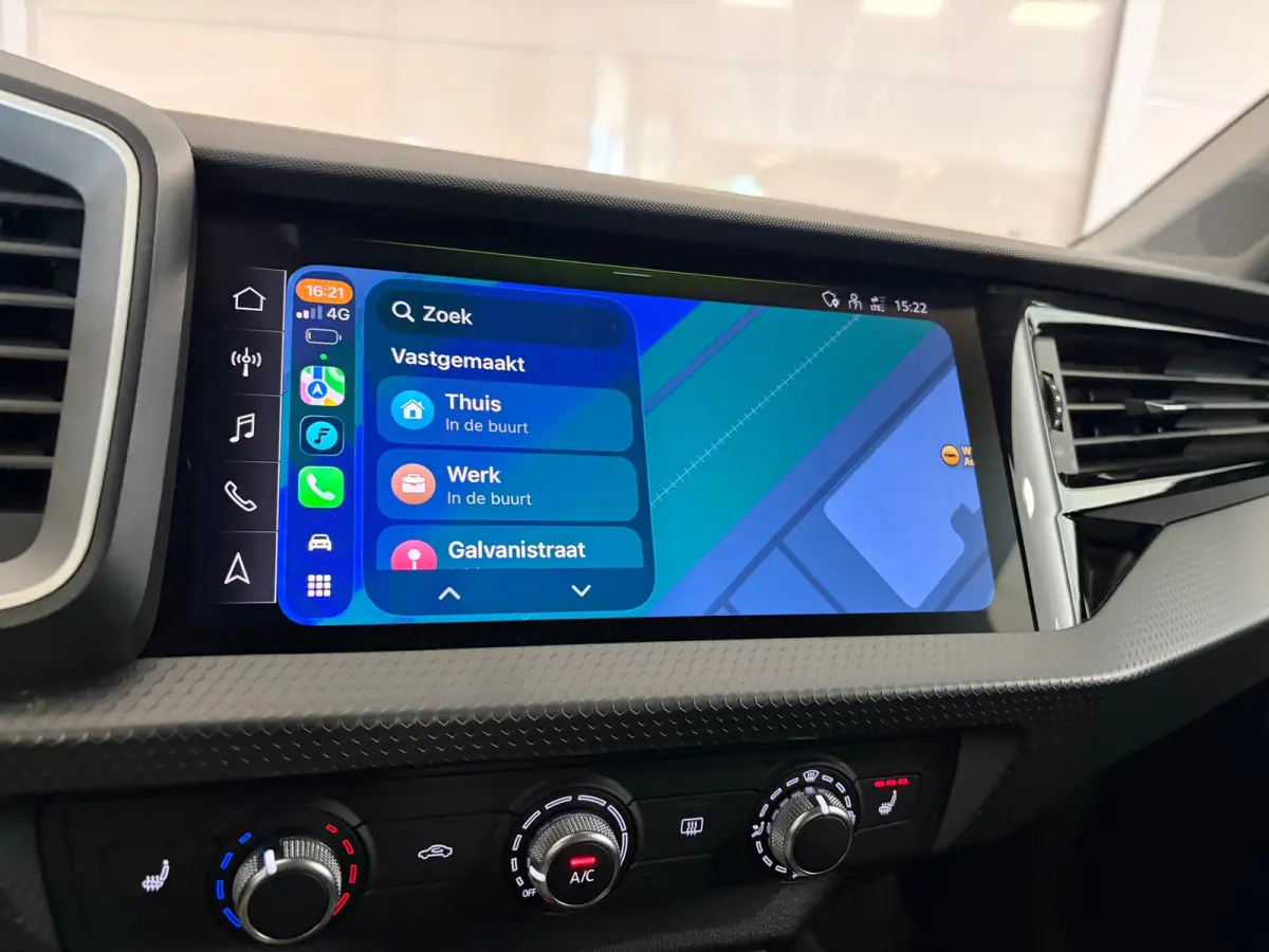 Pro Line 30TFSi 110pk | 18" Zwarte lichtmetalen velgen | Carplay | Donker getint glas | Cruise control |