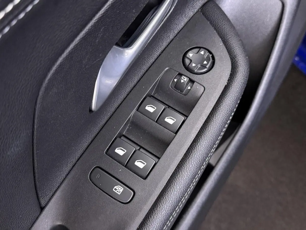 1.2T 145pk Hybrid GS Automaat Winterpakket/Camera/ Alcantara/Ecc/Ad.Cruise/Keyless/Blindspot/CarPlay  Nieuwe model