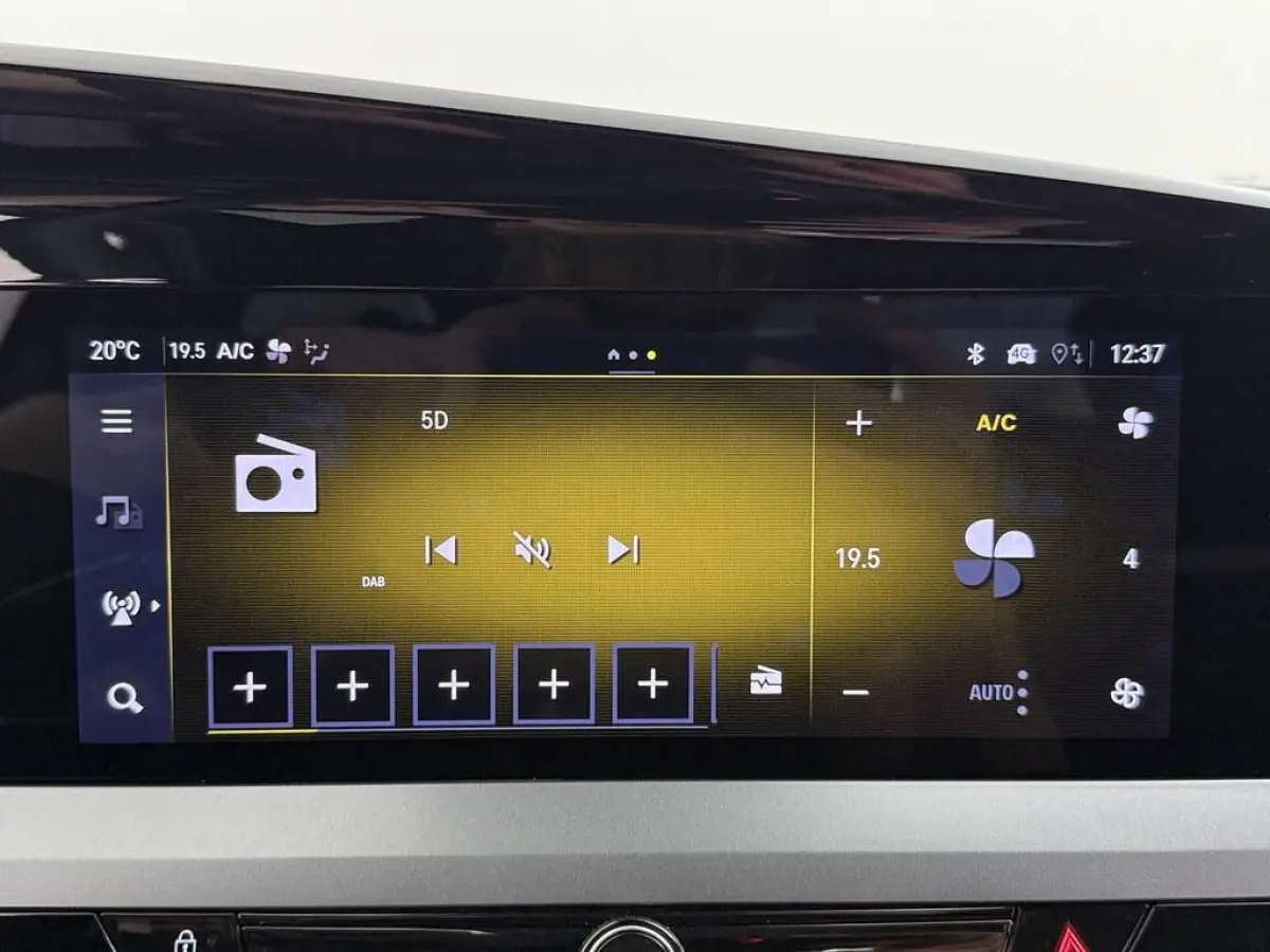 1.2T 145pk Hybrid GS Automaat Winterpakket/Camera/ Alcantara/Ecc/Ad.Cruise/Keyless/Blindspot/CarPlay  Nieuwe model