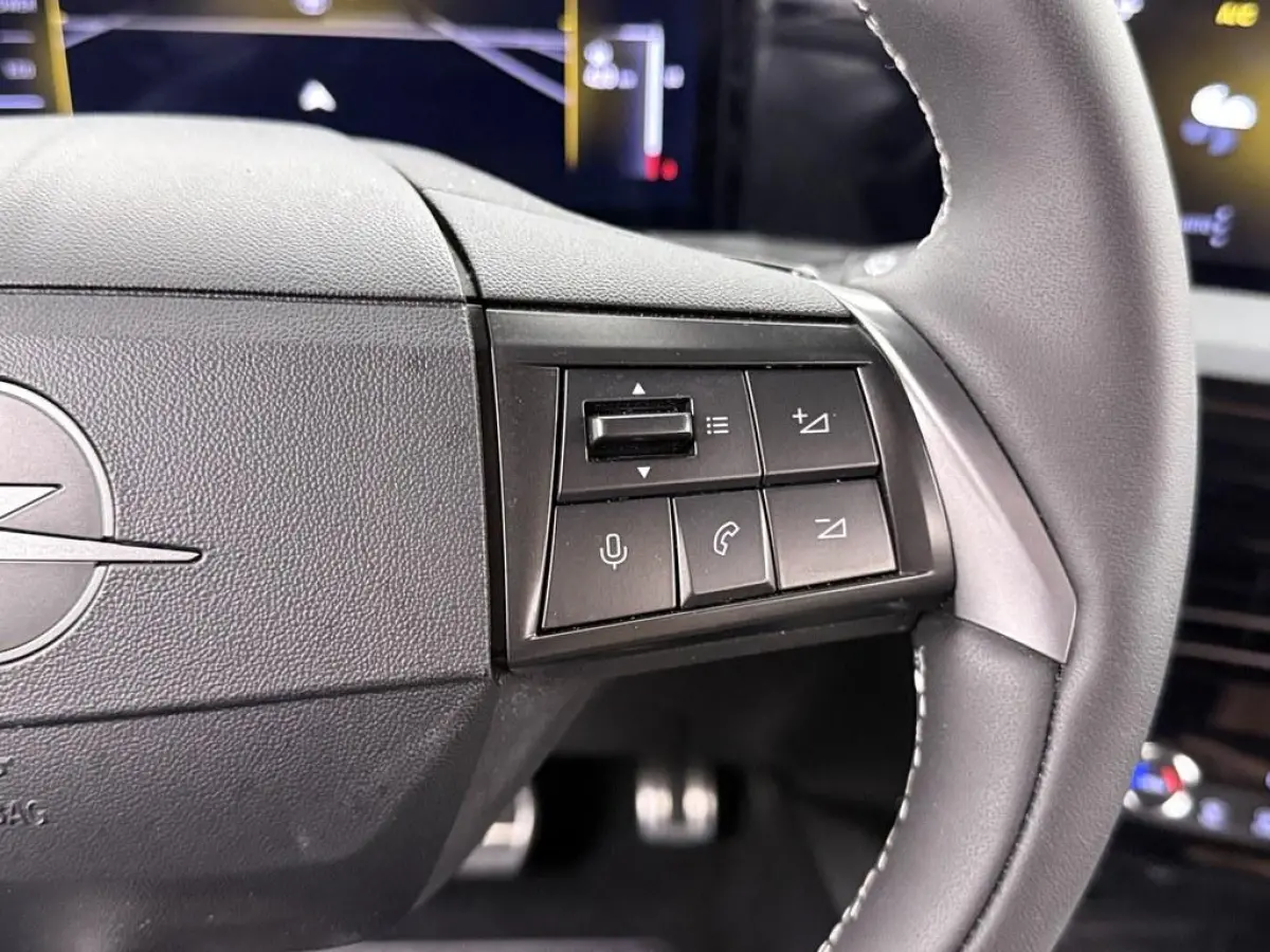 1.2T 145pk Hybrid GS Automaat Winterpakket/Camera/ Alcantara/Ecc/Ad.Cruise/Keyless/Blindspot/CarPlay  Nieuwe model