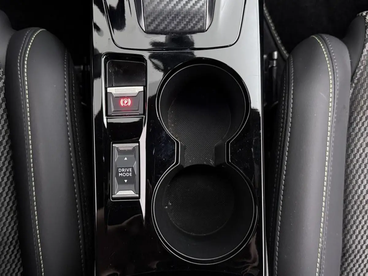 1.2 Hybrid 145PK GT Automaat 360.Camera/Nav/Led /Blindspot/Keyless/Ad.Cruise/CarPlay