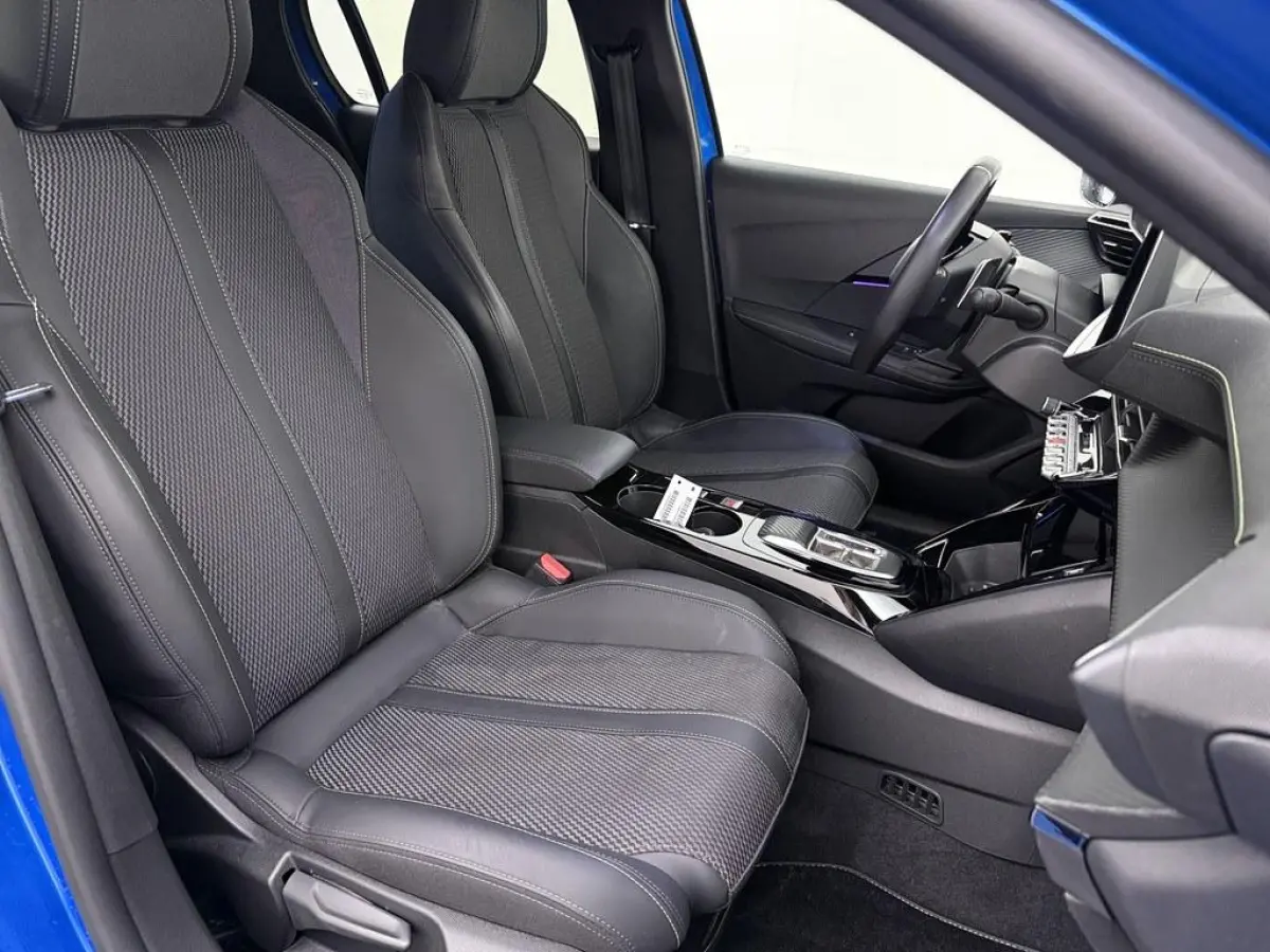 1.2 Hybrid 145PK GT Automaat 360.Camera/Nav/Led /Blindspot/Keyless/Ad.Cruise/CarPlay