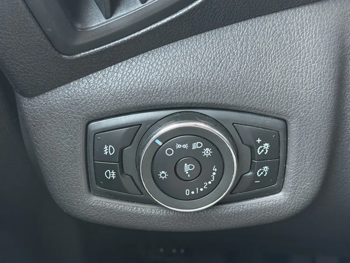 1.5 TDCI 101PK L1 Trend / Sync 3 / 3 zits / Camera / Voorruit verwarming