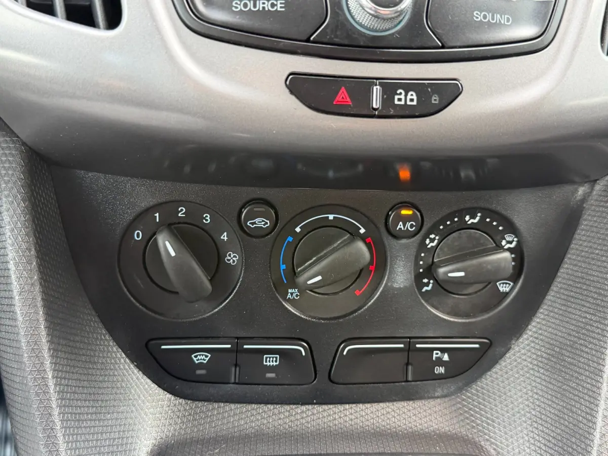 1.5 TDCI 101PK L1 Trend / Sync 3 / 3 zits / Camera / Voorruit verwarming