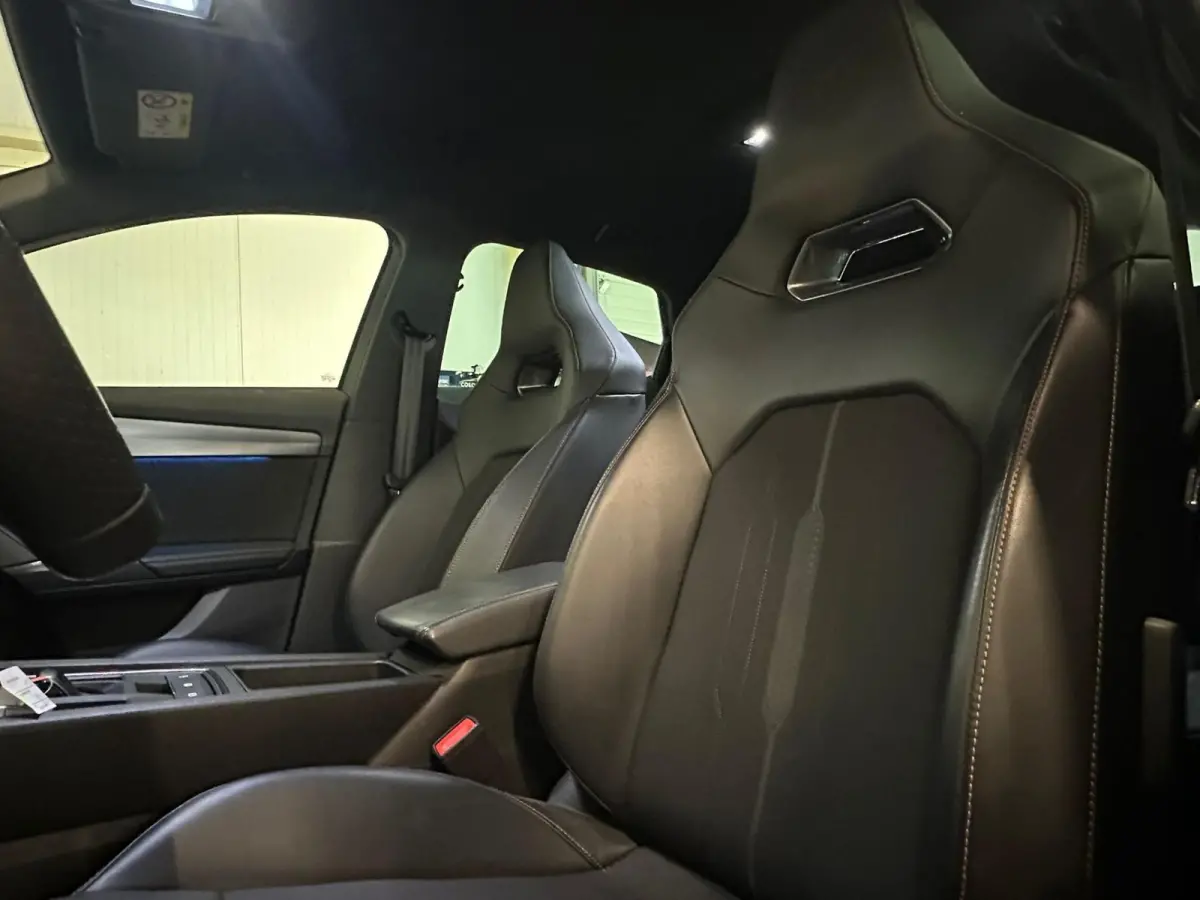 2.0 TSI 4DRIVE VZ | AMBIANCE | LEDER | CAMERA | MAT BLAUW