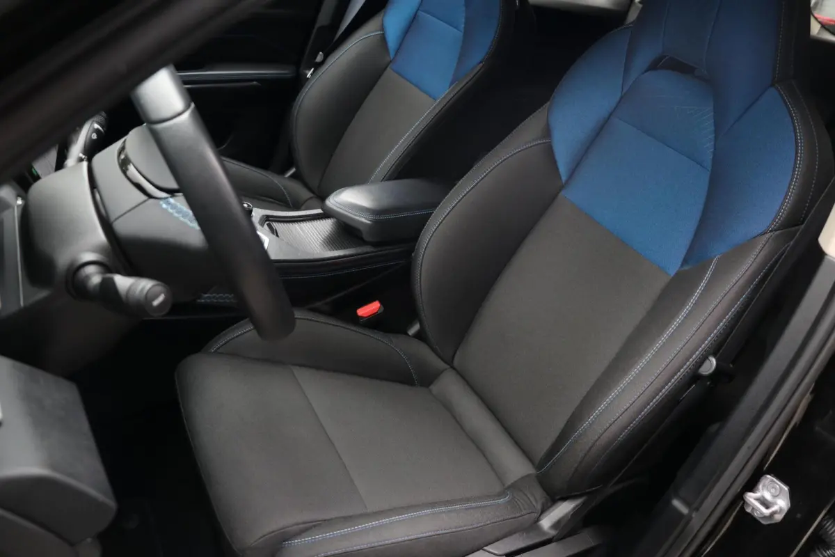 1.5 Plugin AdaptiveCruise 360View MemoryZetels Panodak AppleCarplay Blindspot PrivacyGlass 106000KM BJ2021