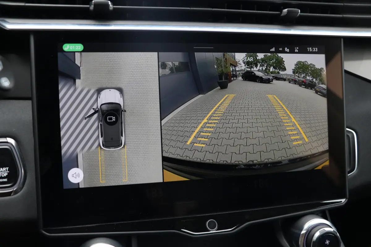 1.5 Plugin AdaptiveCruise 360View MemoryZetels Panodak AppleCarplay Blindspot PrivacyGlass 106000KM BJ2021