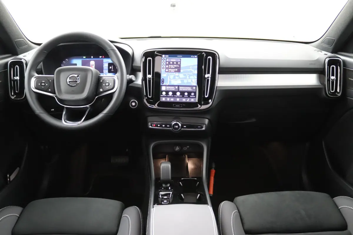 2.0 B4 Plus Black Edition | Trekhaak | Panoramadak | 360 Camera | Harman/Kardon |