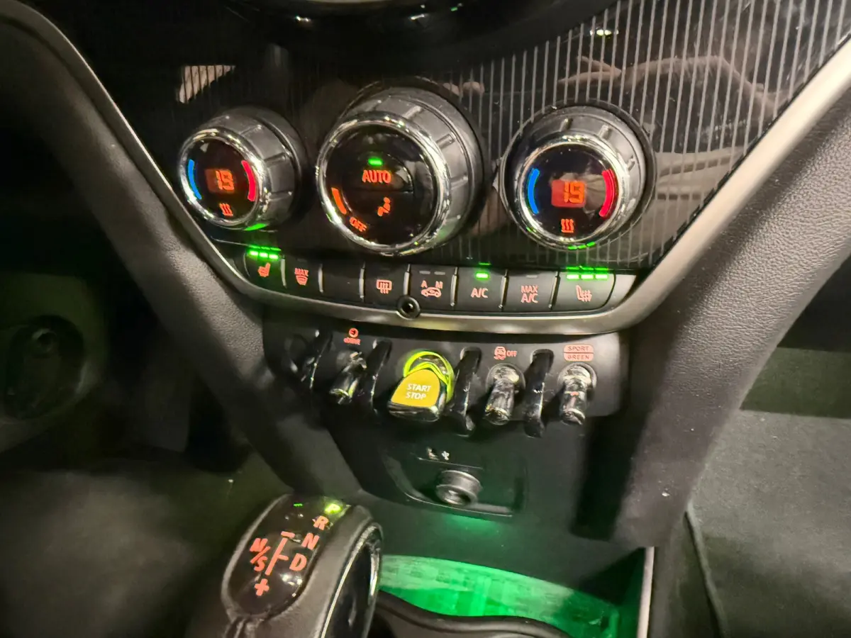 1.5 Cooper ALL4 MINI Yours