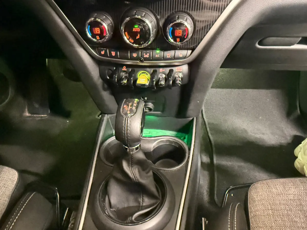1.5 Cooper ALL4 MINI Yours