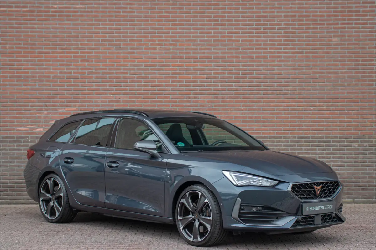 1.4 e-Hybrid 245pk VZ, Panoramadak, Carplay, Stoel & Stuurverwarming, Camera, Adaptive Cruise, Keyless.